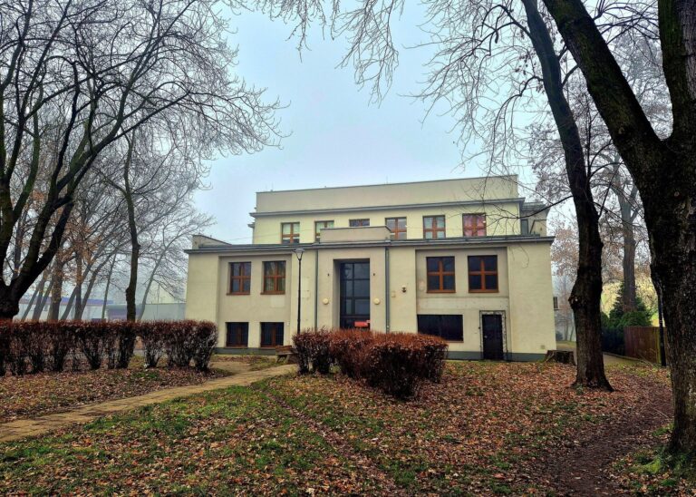 601388518_1815910439330025_4417568376329914149_n-2